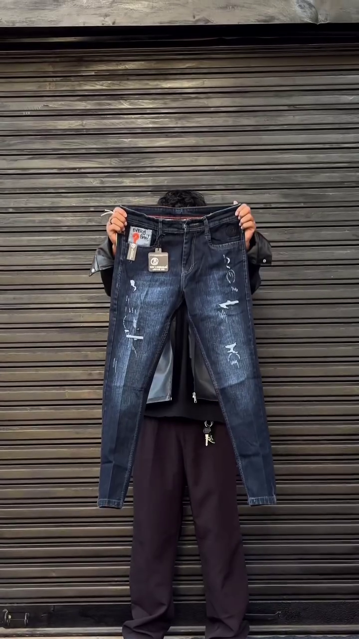 Men Lightly Washed Distressed Slim Fit Jeans - Image 5