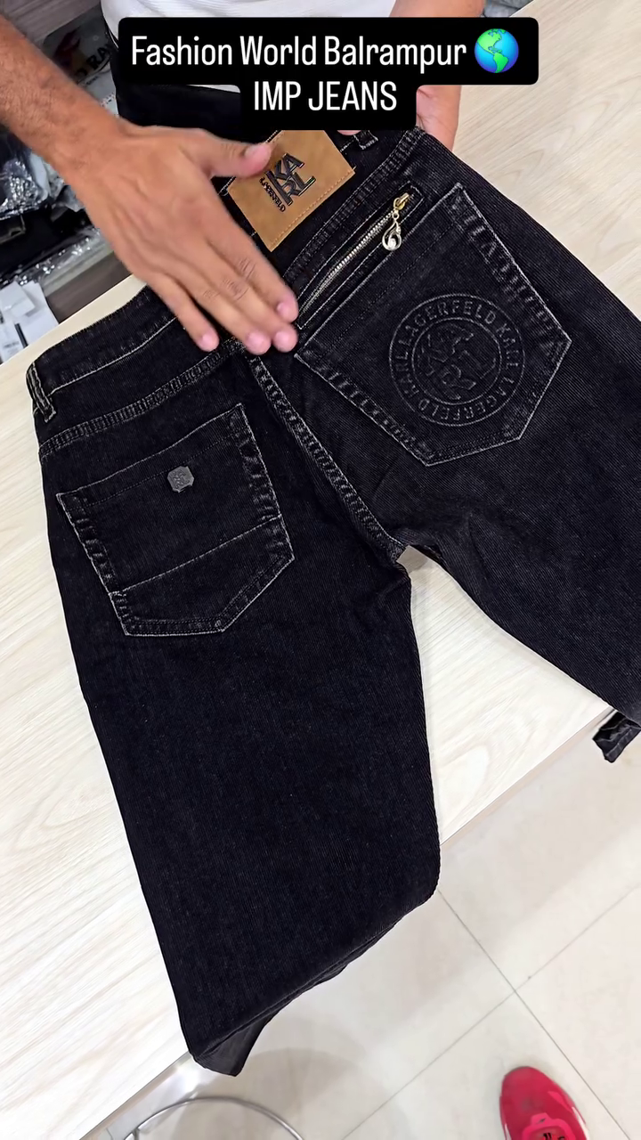 Men’s Black Denim Jeans with Chain-Accented Back Pocket - Image 5