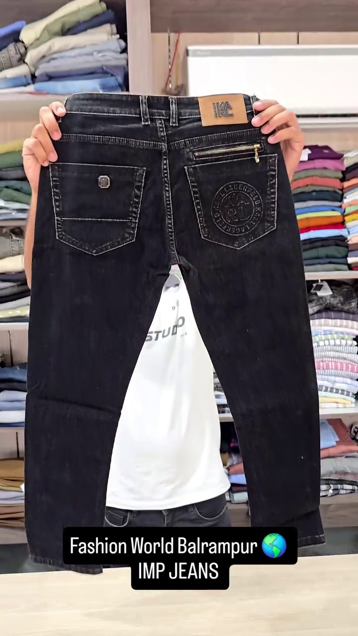 Men’s Black Denim Jeans with Chain-Accented Back Pocket - Image 4