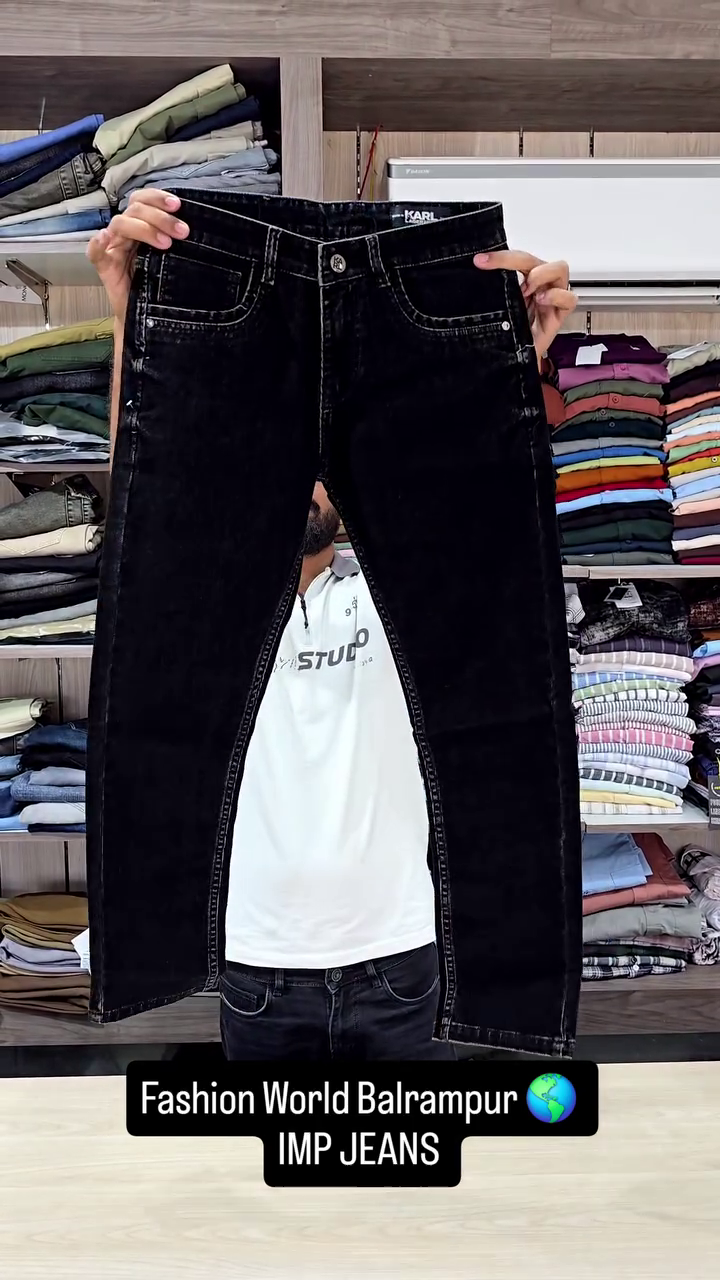 Men’s Black Denim Jeans with Chain-Accented Back Pocket - Image 3